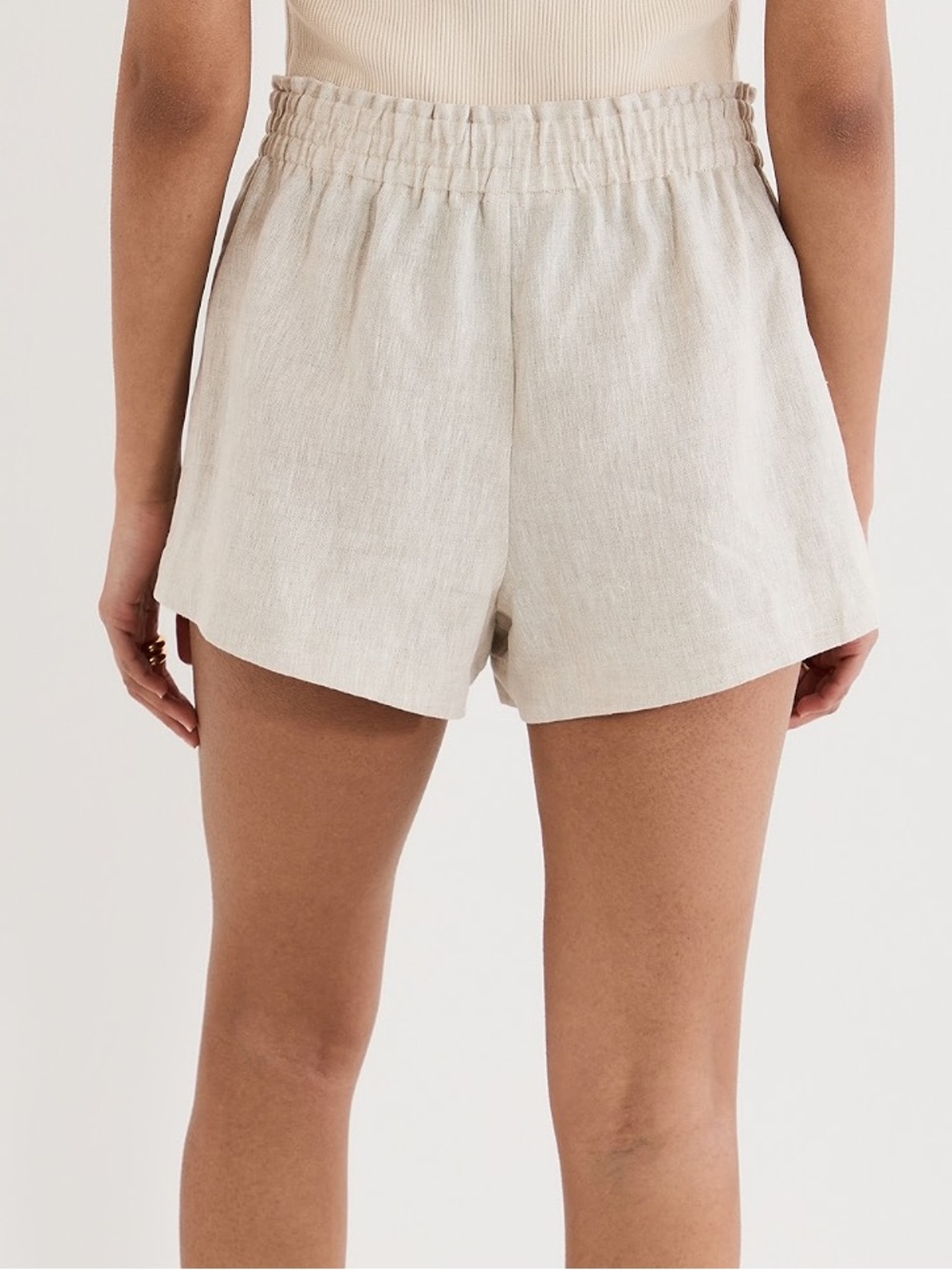 Reformation • Mila oatmeal linen pull on shorts - Picture 2 of 6
